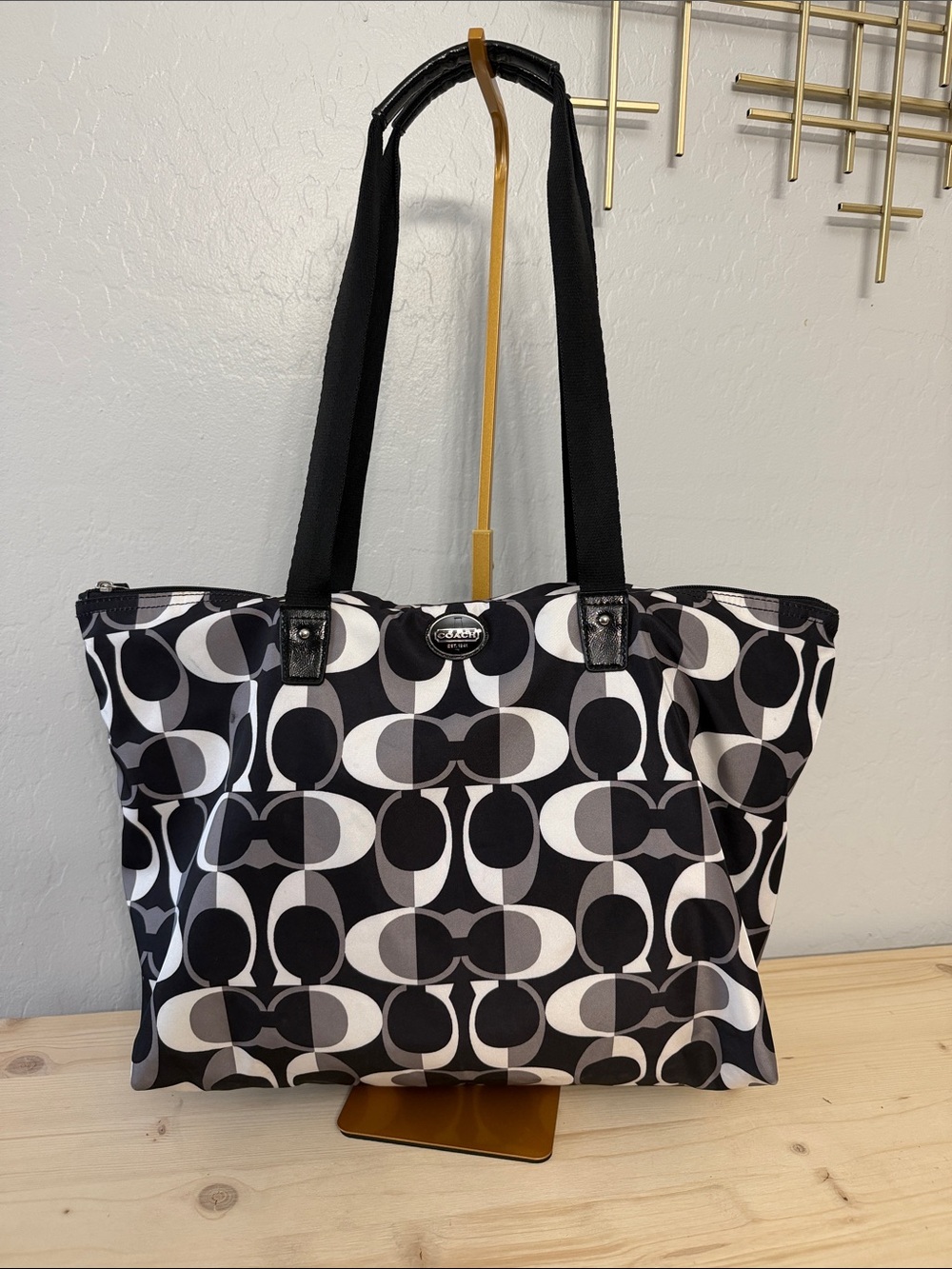 Coach Poppy Glam Signature Tote- no hang tag - Picture 5 of 11